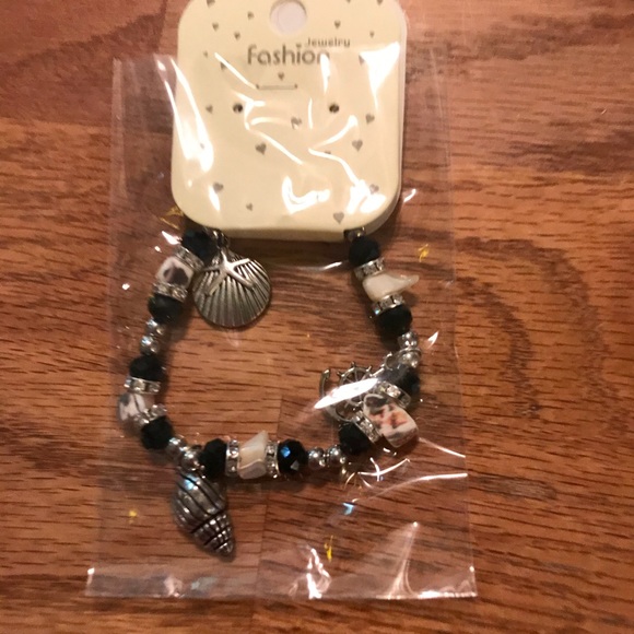 🏝NWT Summer Stretchy Seashell Bracelet (Black)🏝 - Picture 8 of 13